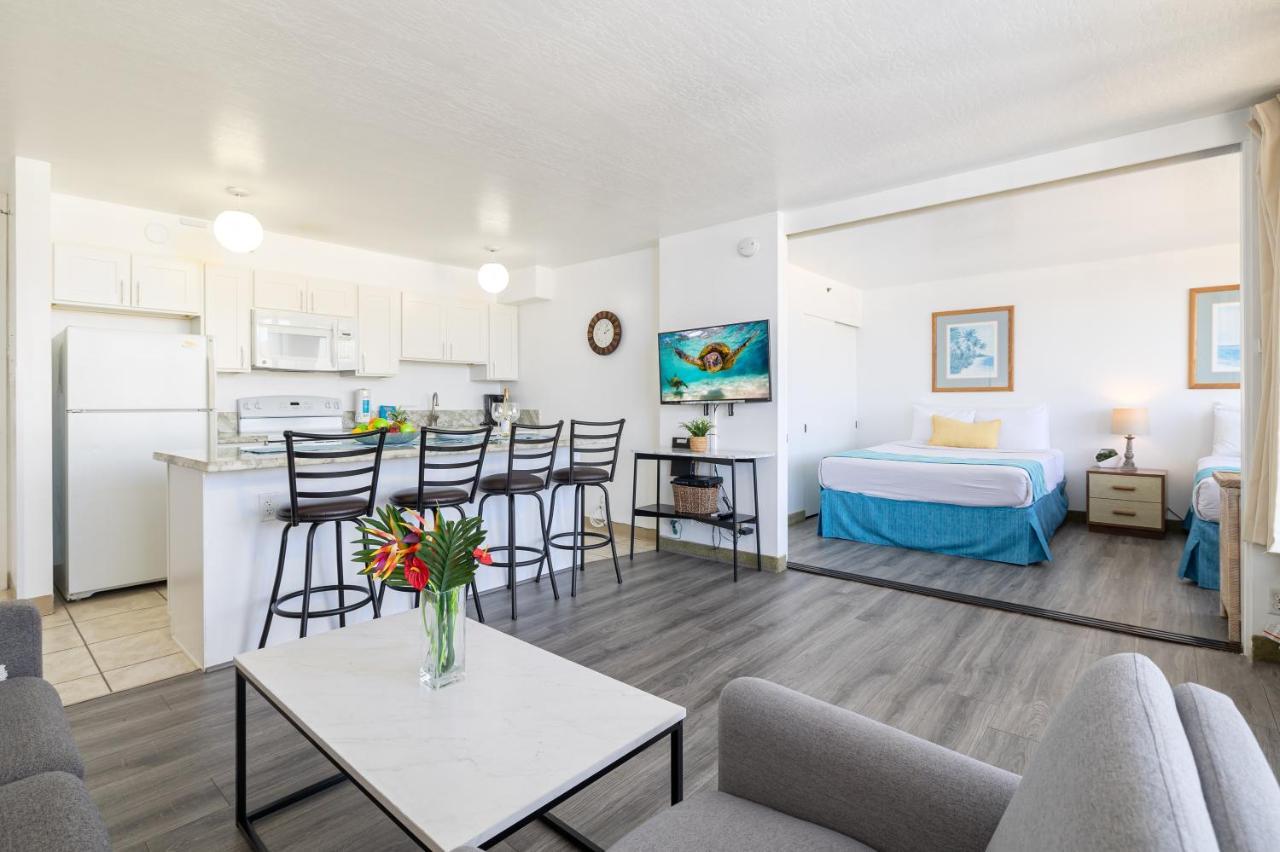 Waikiki Escapade Mountain Views Condo, Steps To Beach With Parking Perk Honolulu Exterior photo