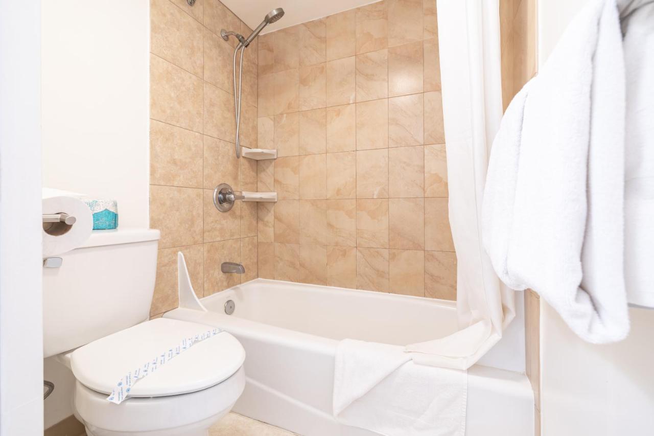 Waikiki Escapade Mountain Views Condo, Steps To Beach With Parking Perk Honolulu Exterior photo