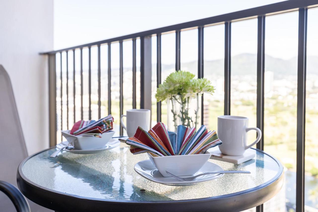 Waikiki Escapade Mountain Views Condo, Steps To Beach With Parking Perk Honolulu Exterior photo